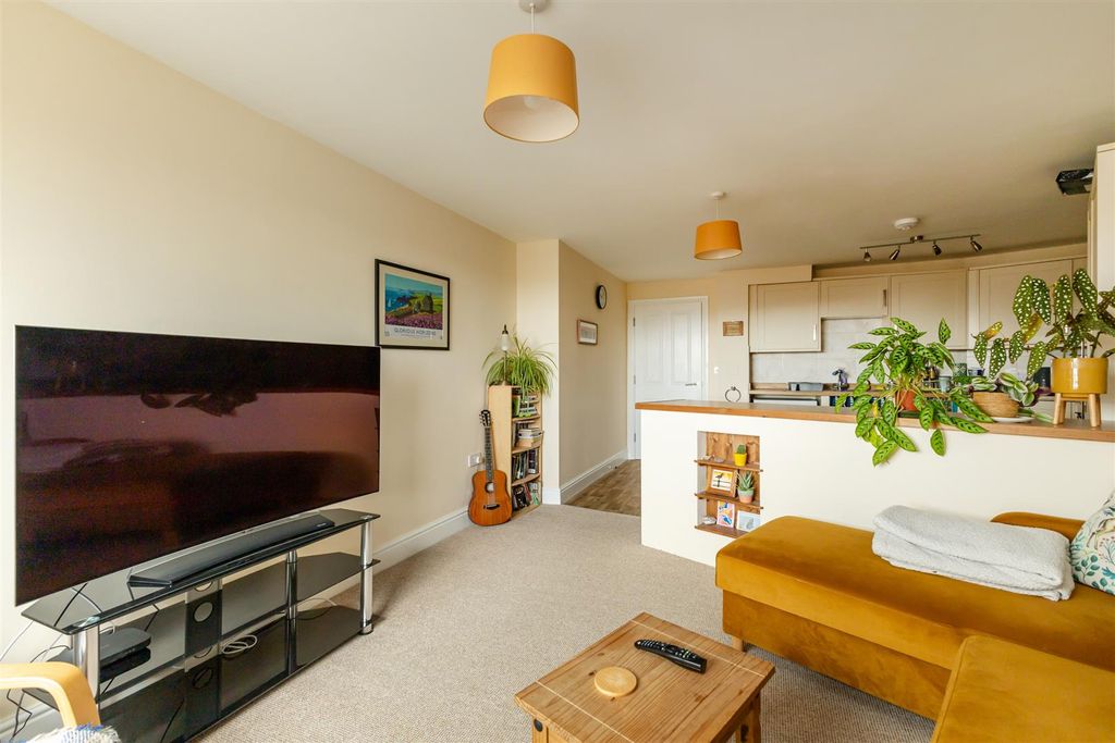 Property photo 2 of 14 Untitled-2913.Jpg