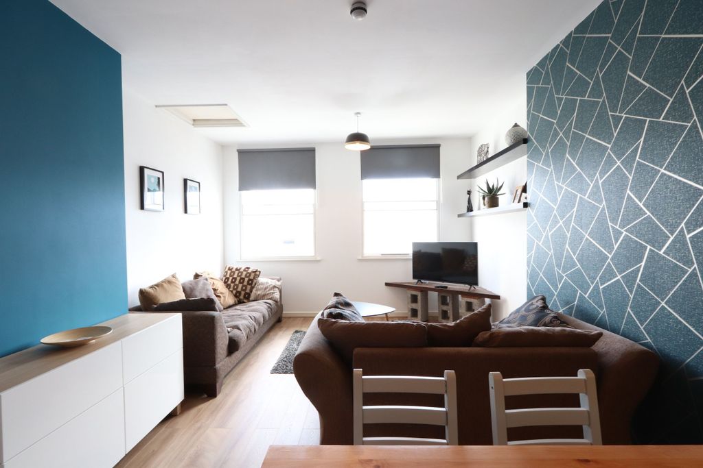 Property photo 2 of 30