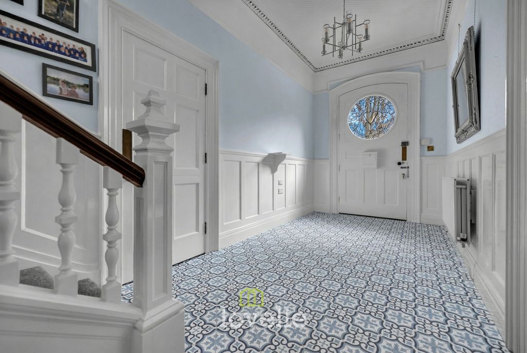 Property photo 2 of 59