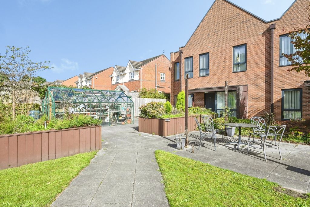 Property photo 2 of 19 Pbox-Img.Jpg