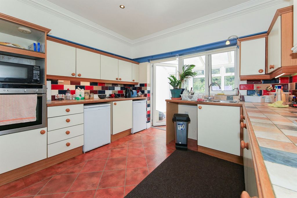 Property photo 3 of 17