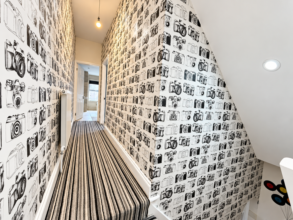 Property photo 3 of 12 E01E2Abb-7Bff-4E0F-A91F-8c77Cade0Bf7