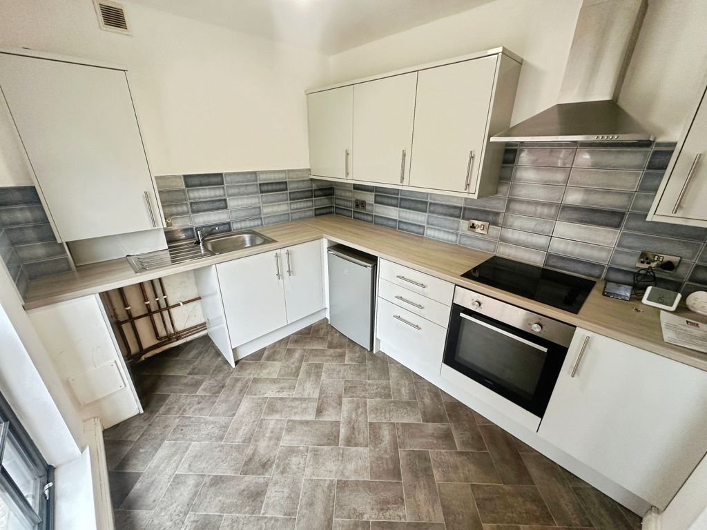 Property photo 2 of 14 Image