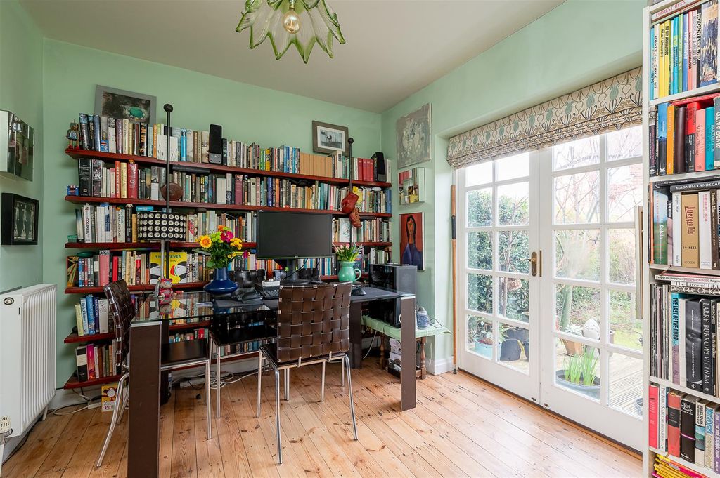 Property photo 3 of 16 Dining Room