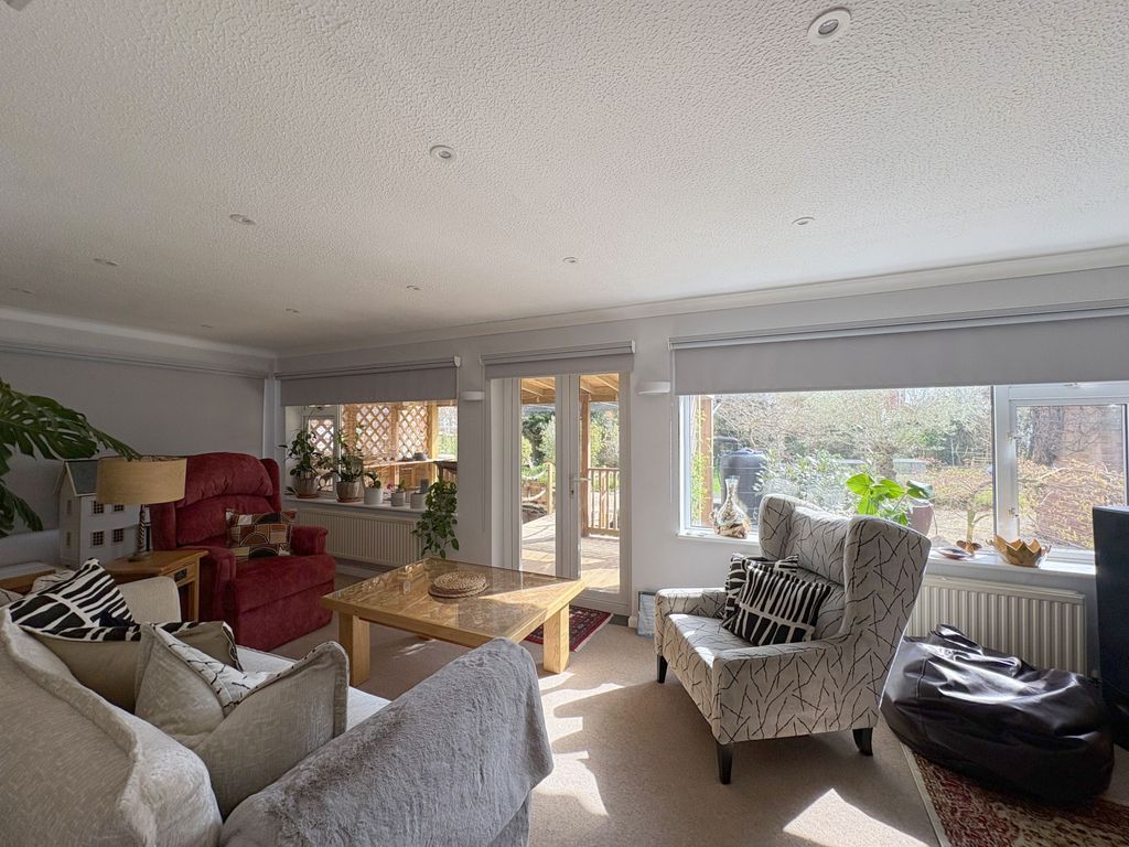 Property photo 3 of 21 Gallery