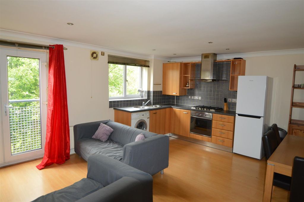 Property photo 2 of 6