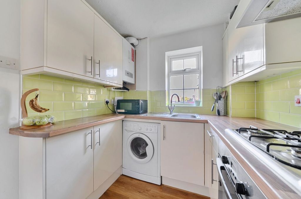 Property photo 2 of 16