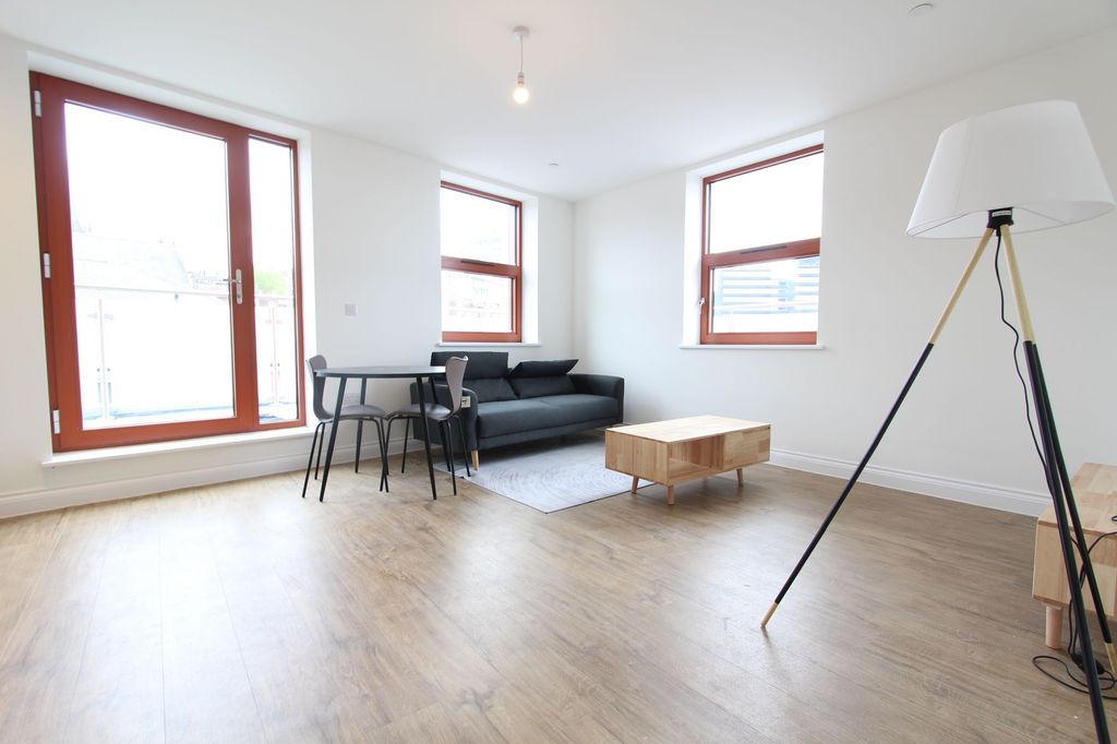 Property photo 3 of 11