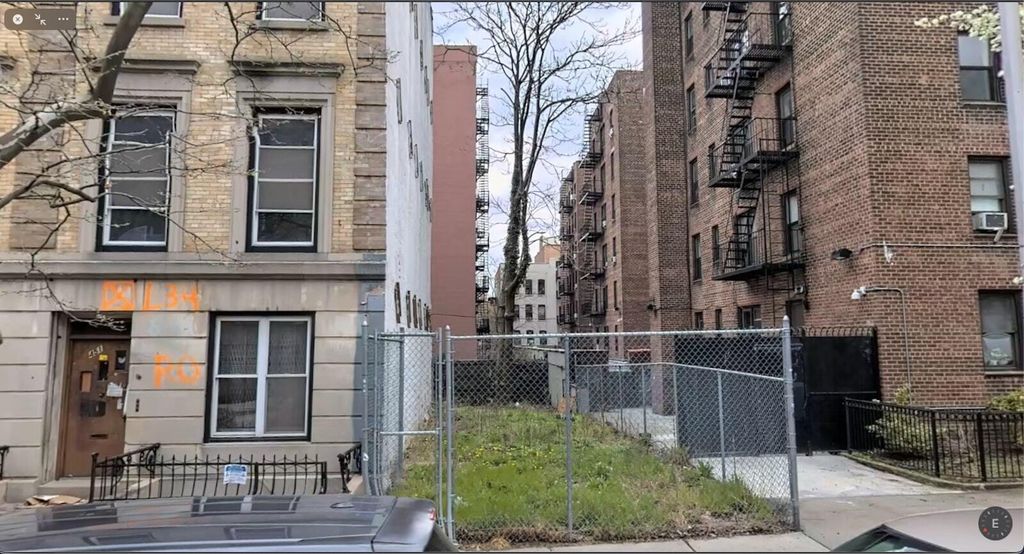 Property photo 1 of 2