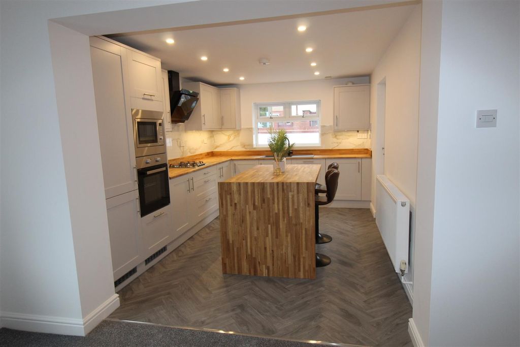 Property photo 1 of 11 Img_0242.Jpg