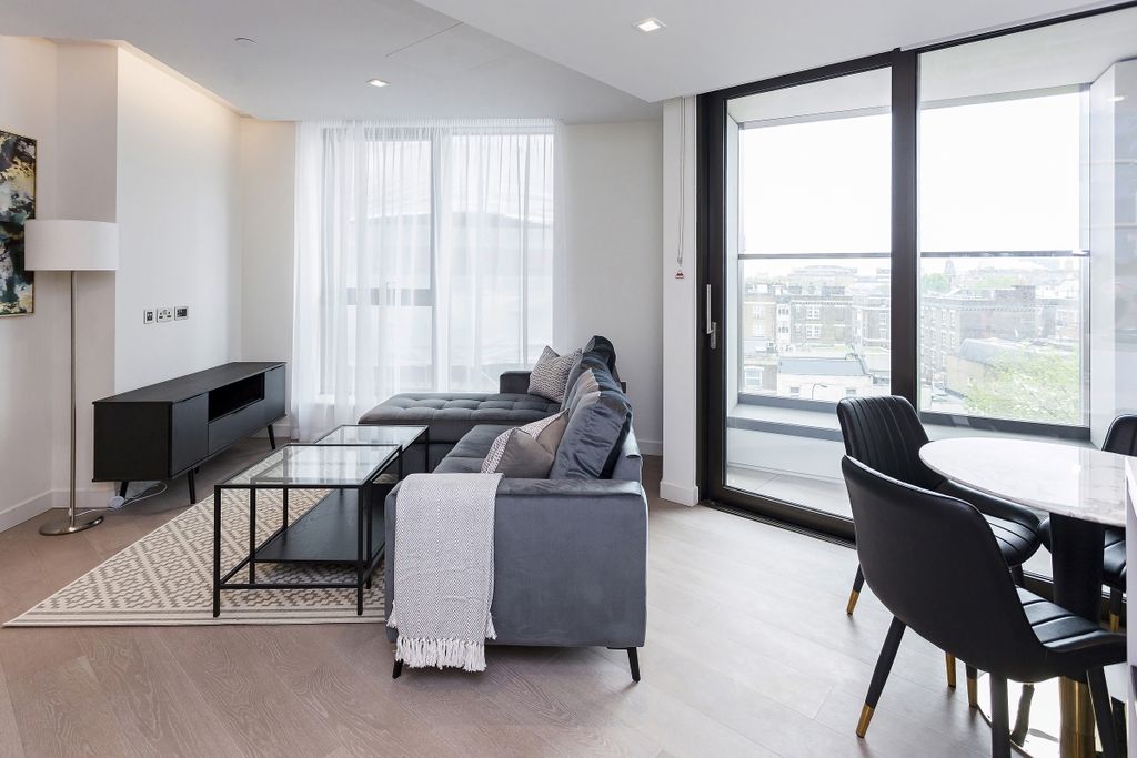 Property photo 1 of 18 404 Westmark Plac...
