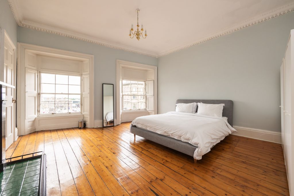 Property photo 2 of 21 Property Image 2