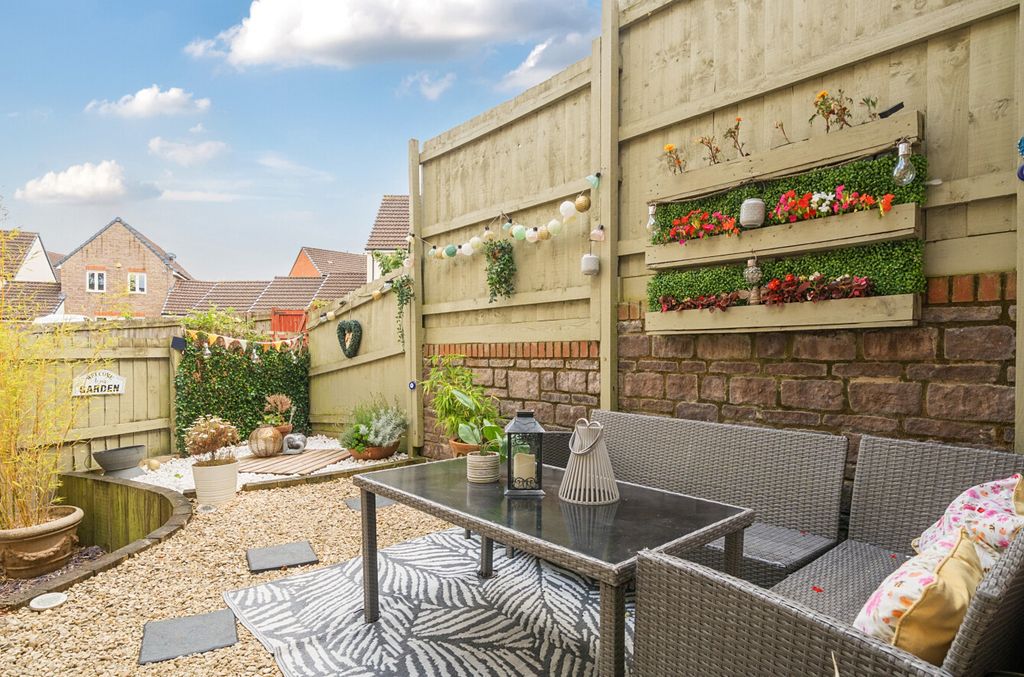 Property photo 3 of 14 Garden