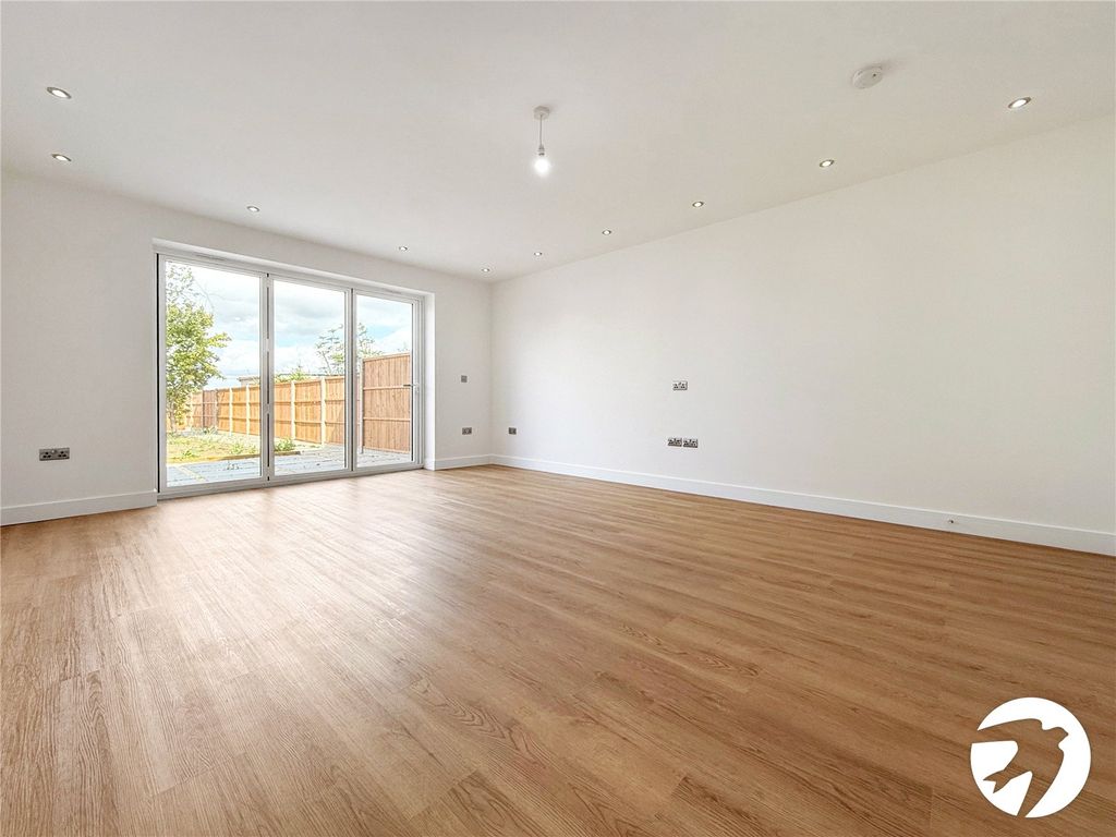 Property photo 3 of 21 Picture No. 09