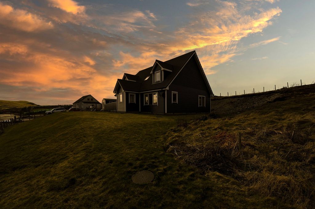 Property photo 3 of 57