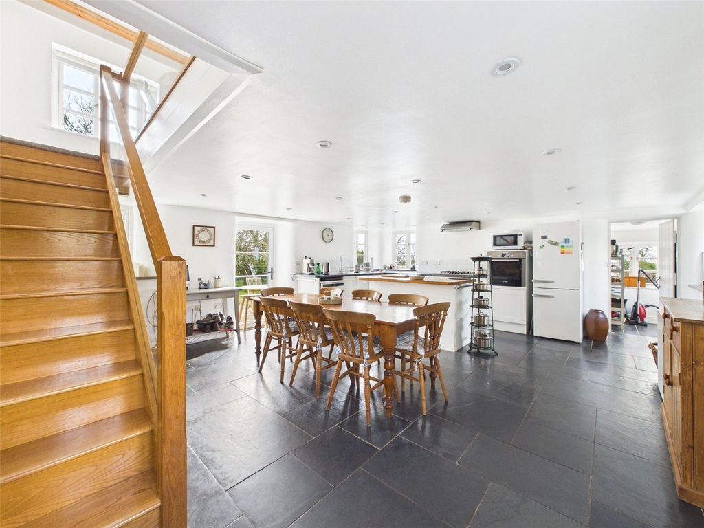 Property photo 3 of 41 Picture No. 15