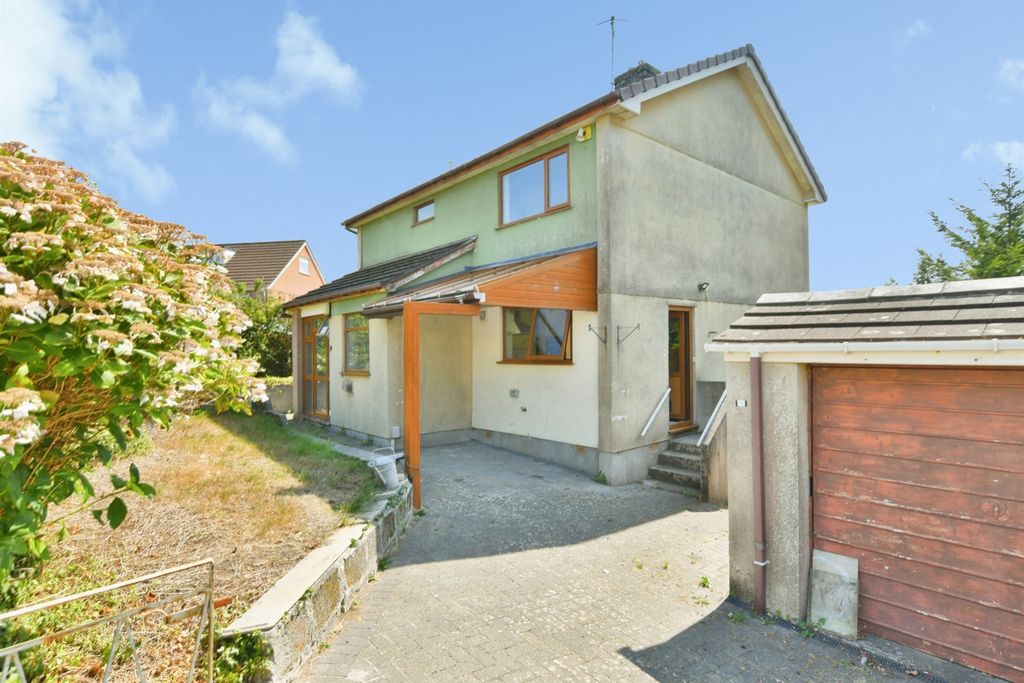 Property photo 2 of 22