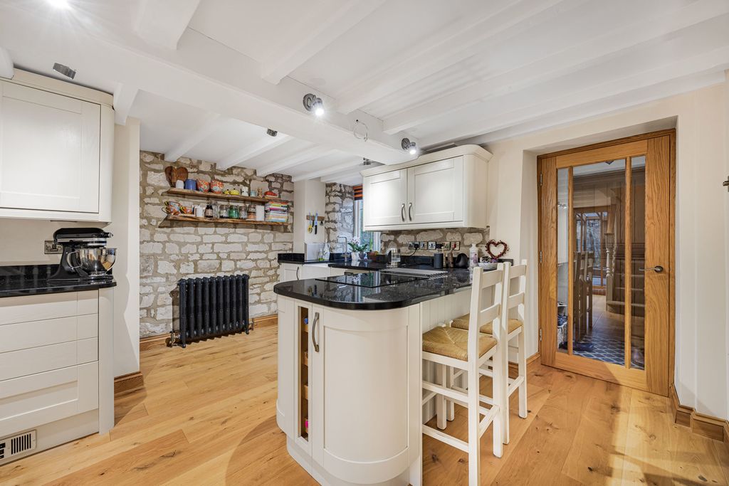 Property photo 2 of 27 Kitchen