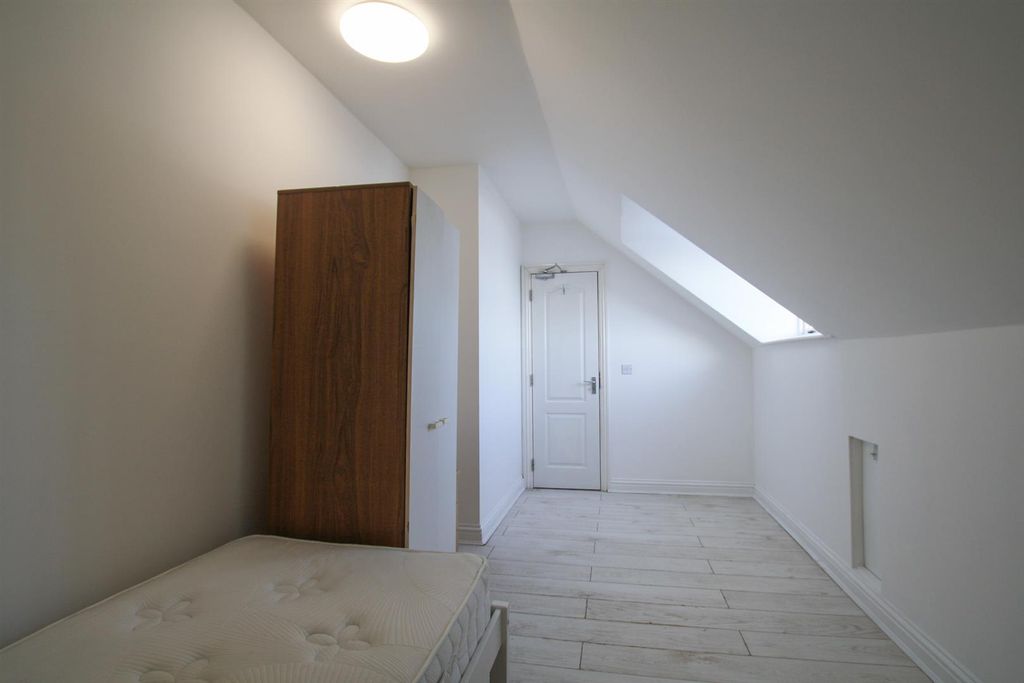 Property photo 2 of 7 Img_1968.Jpg