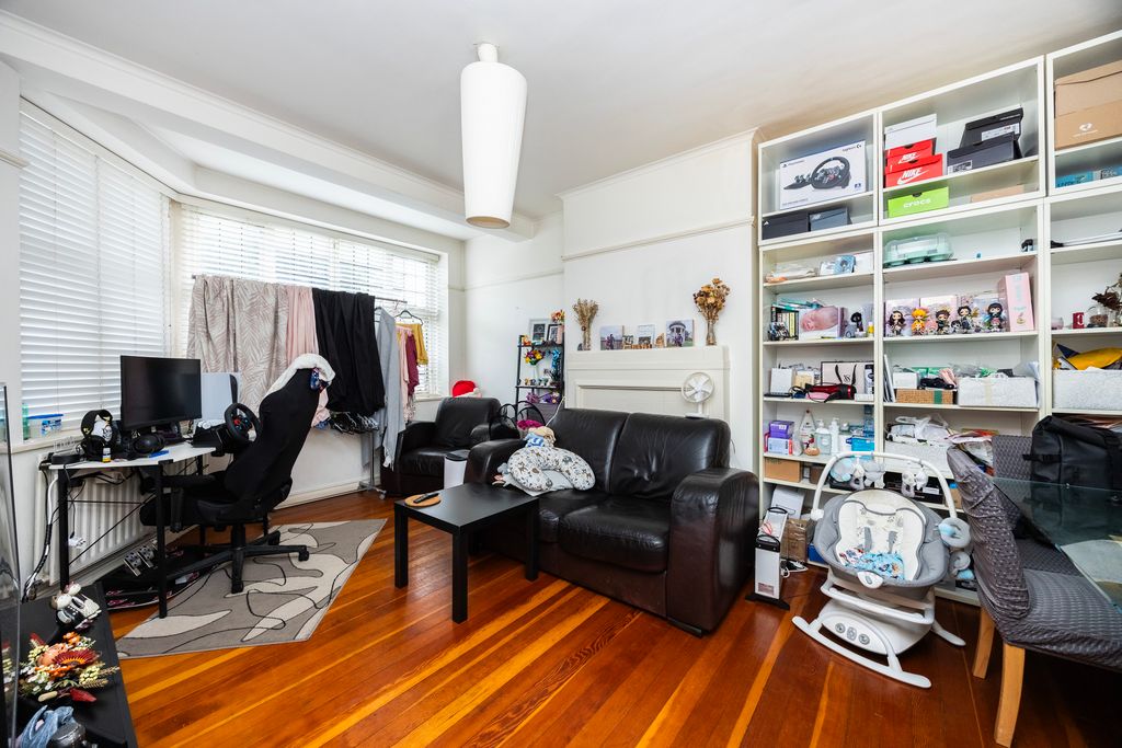 Property photo 2 of 12