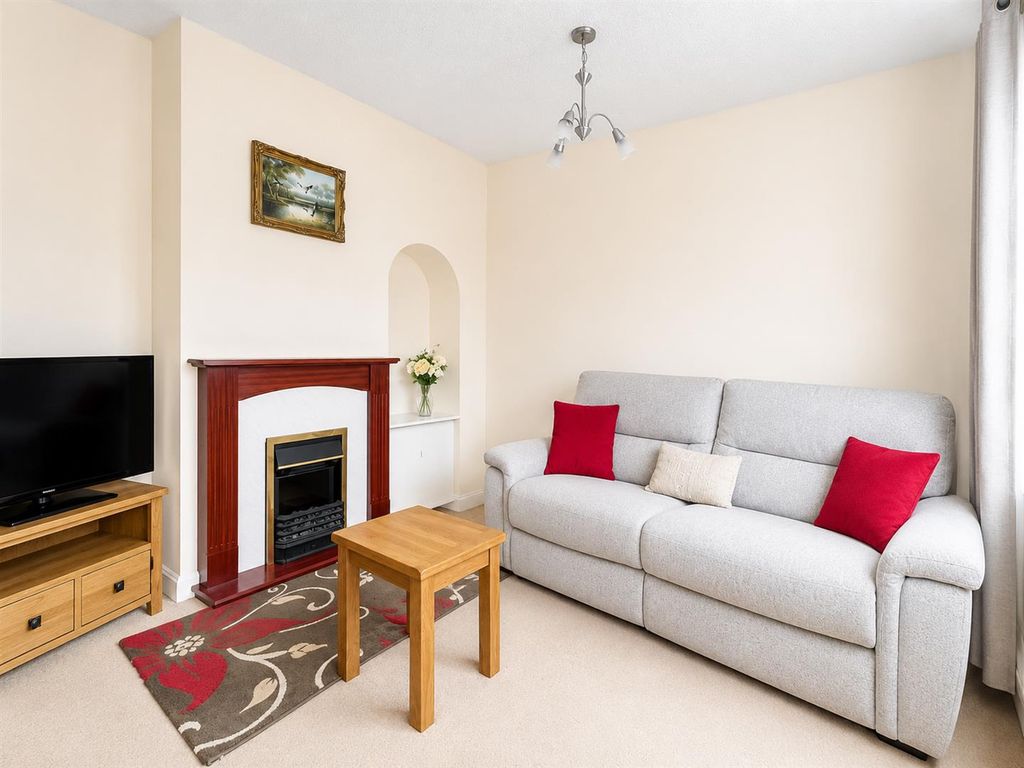 Property photo 2 of 9