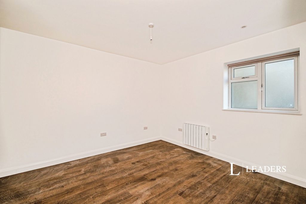 Property photo 3 of 10 Pbox-Img.Jpg
