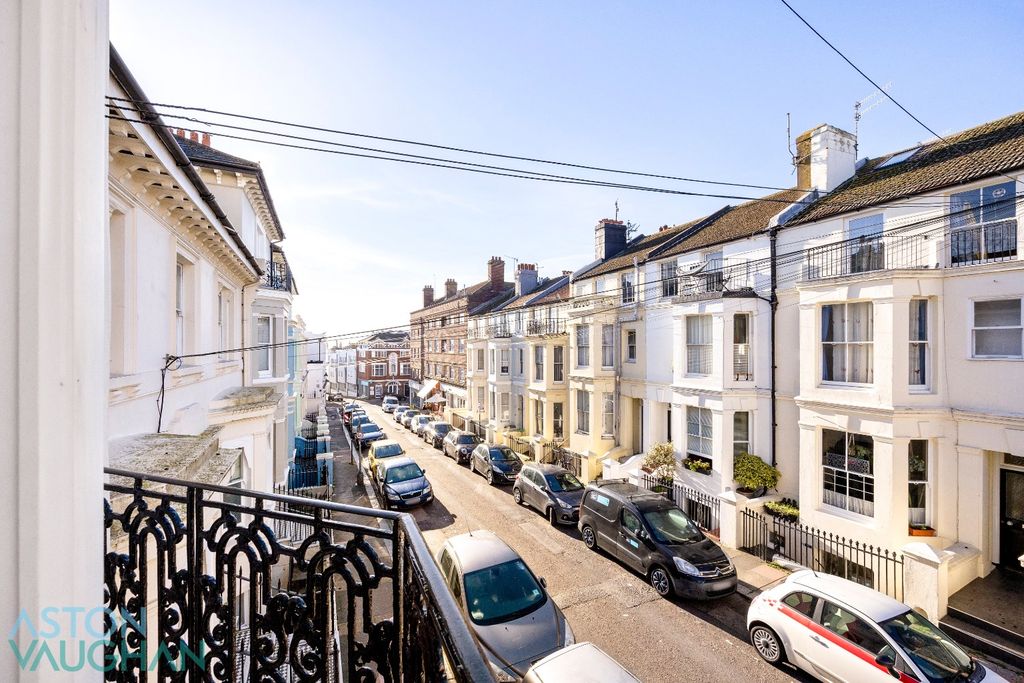 Property photo 2 of 8 4702861