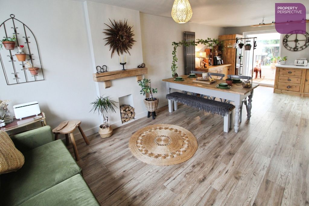 Property photo 2 of 16 Living Dining Kitchen