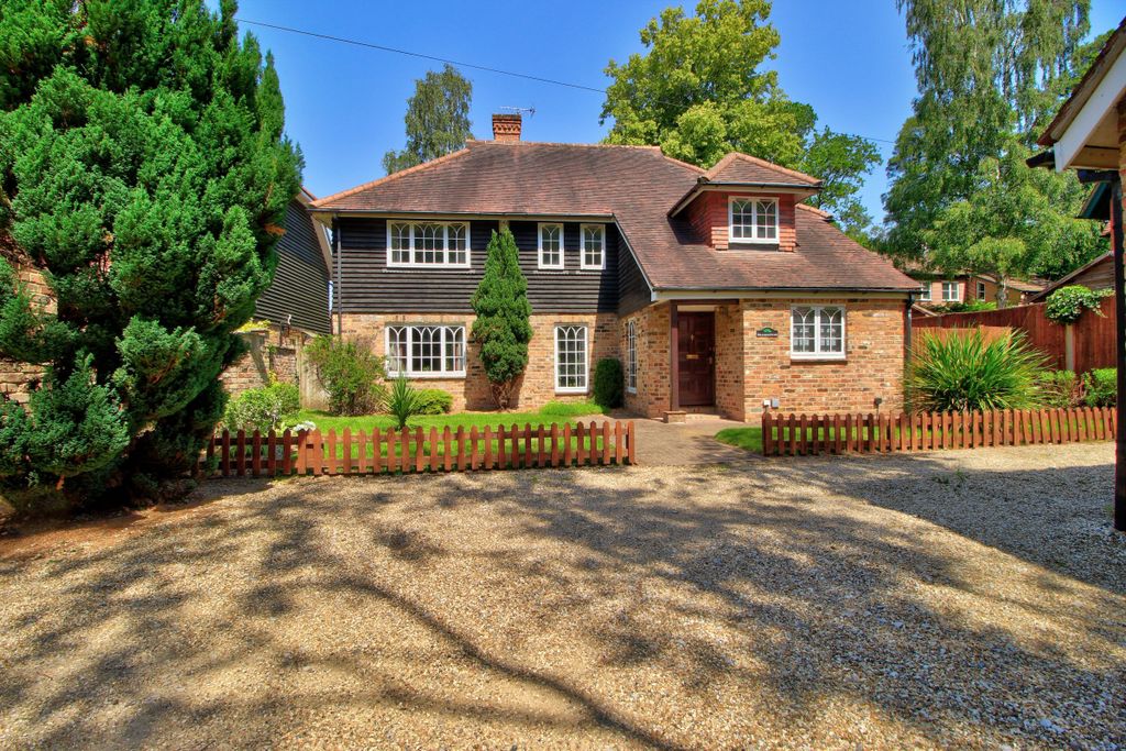 Property photo 1 of 23 Nine Mile Ride, Close To Heathlands Road