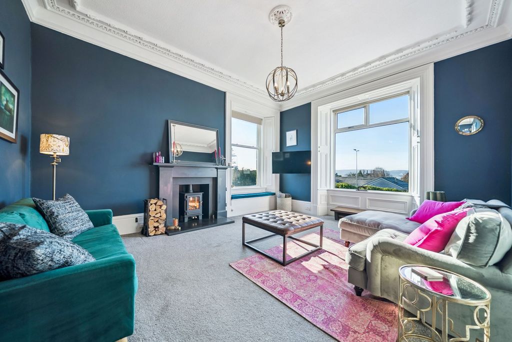 Property photo 3 of 28