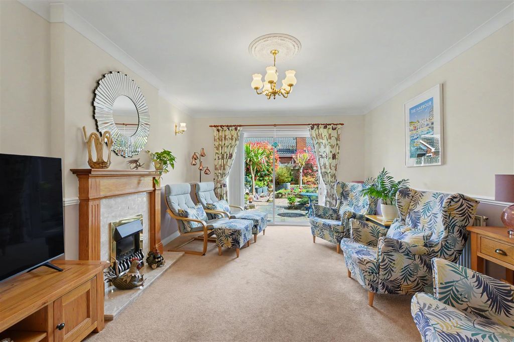 Property photo 2 of 27 Lounge_1.Jpeg