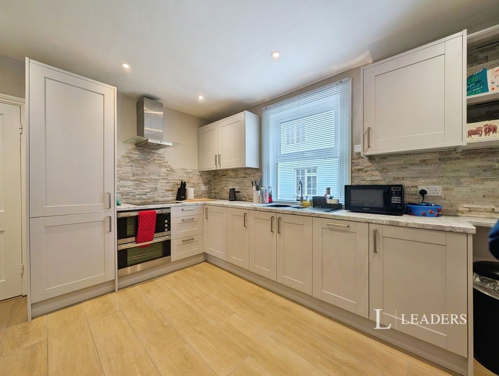 Property photo 3 of 11 Pbox-Img.Jpg