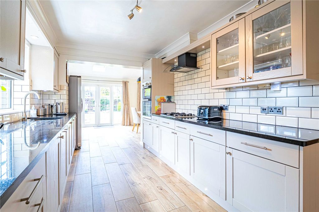 Property photo 2 of 25 Picture No. 49