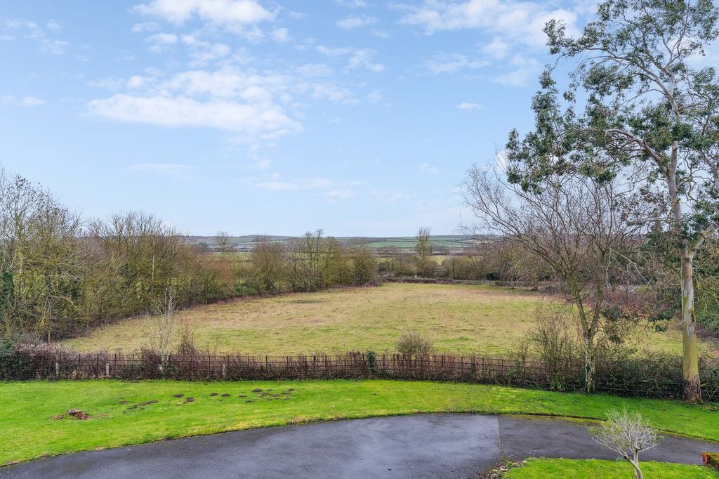 Property photo 3 of 26