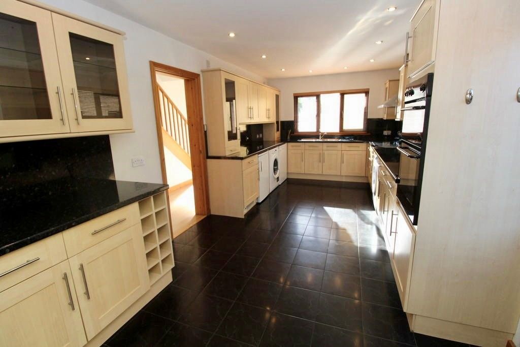 Property photo 2 of 15 Image