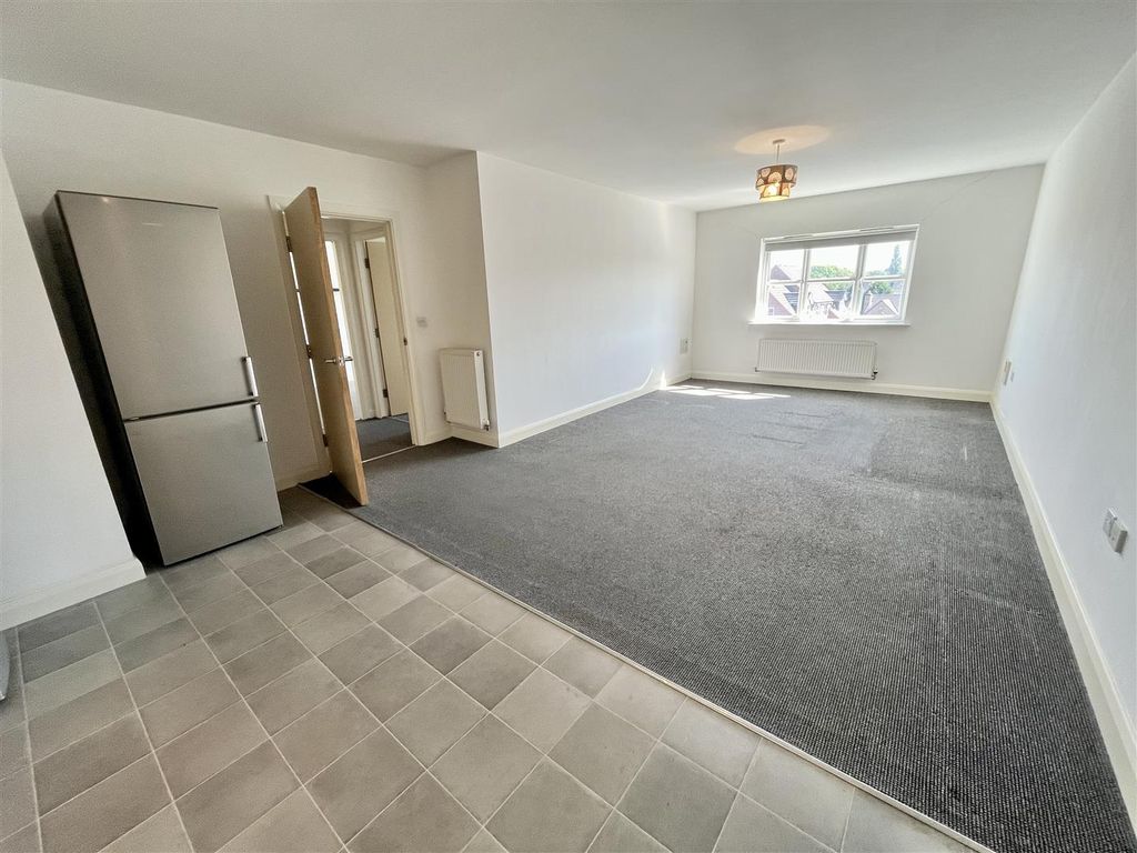 Property photo 3 of 14 Living Room