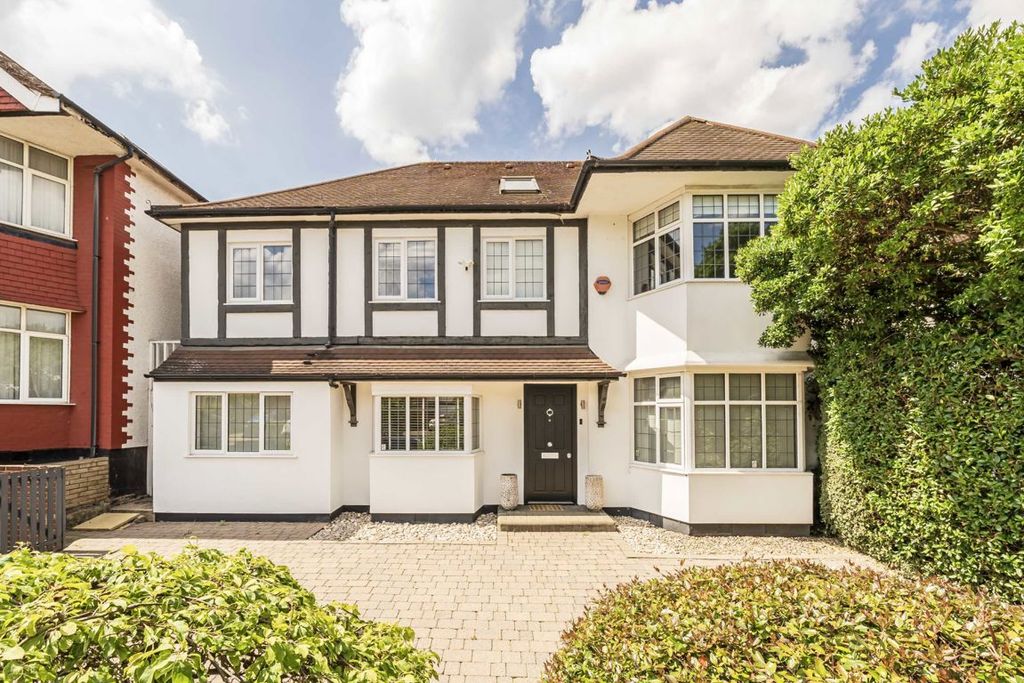 Property photo 1 of 18