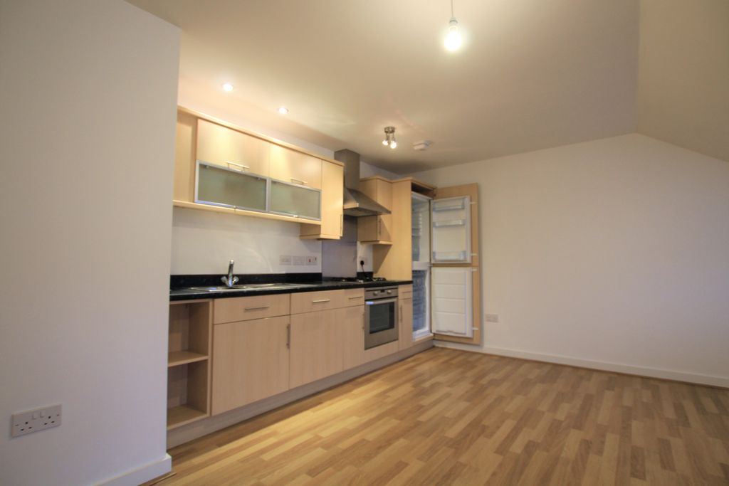 Property photo 3 of 6 Kitchen