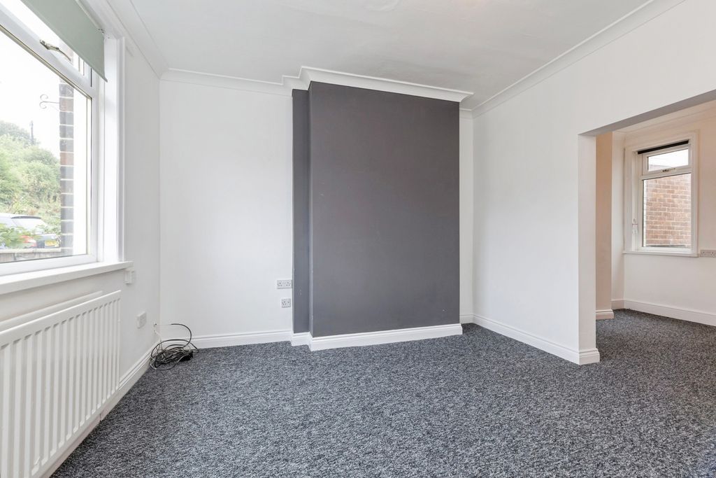 Property photo 2 of 17 Photo