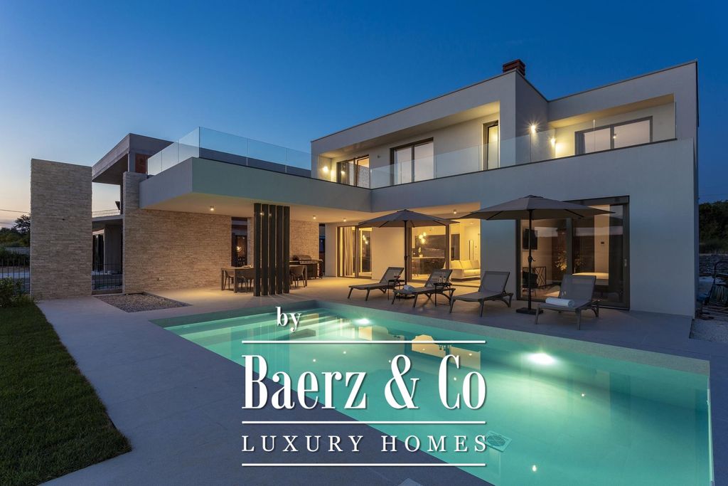 Property photo 2 of 30