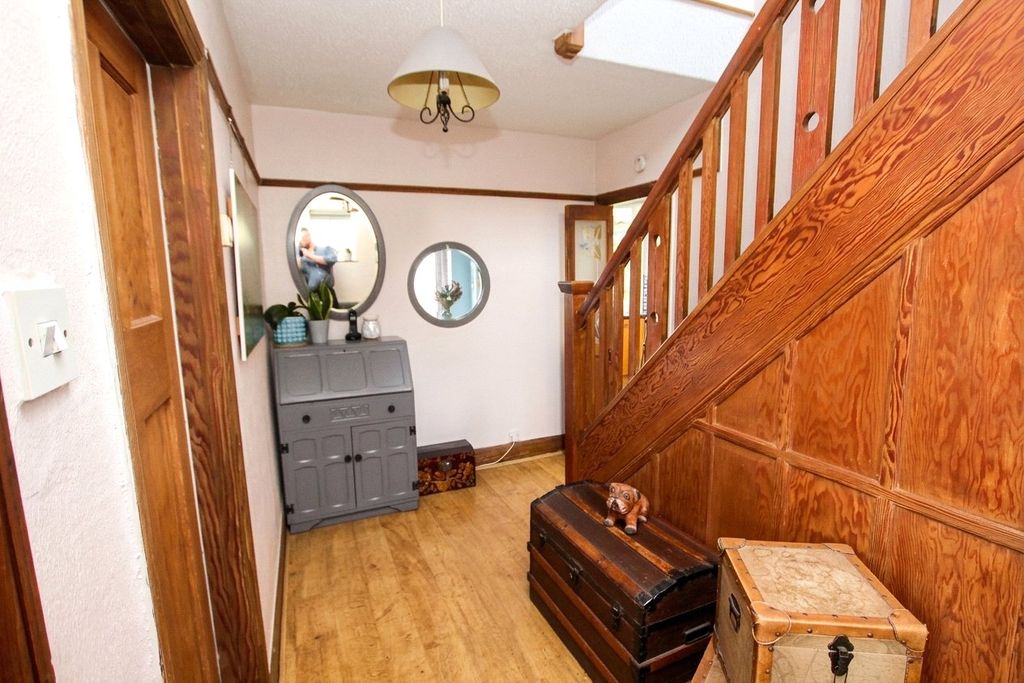 Property photo 2 of 28 Picture No. 34