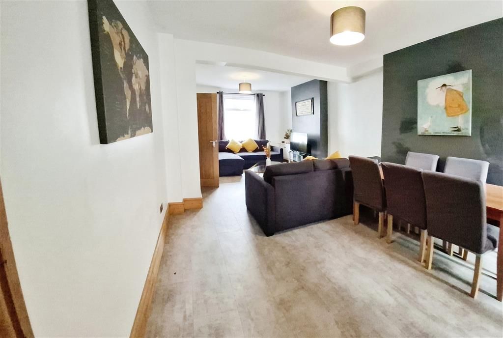 Property photo 2 of 16 Terrace