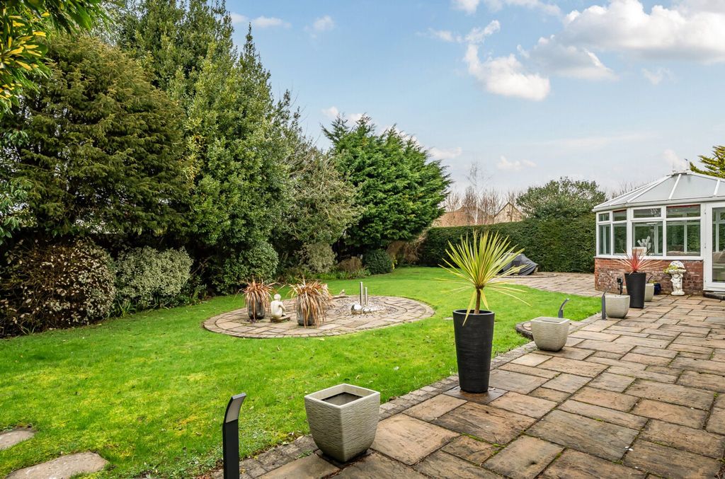 Property photo 2 of 23