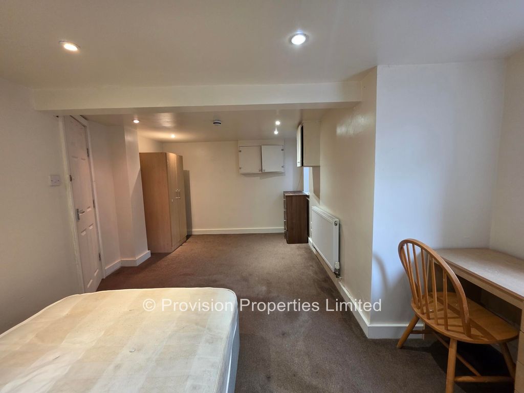 Property photo 2 of 8 Photo