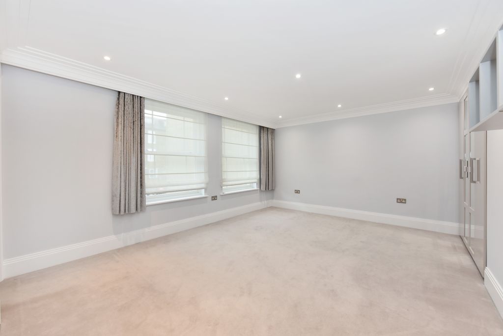 Property photo 3 of 28