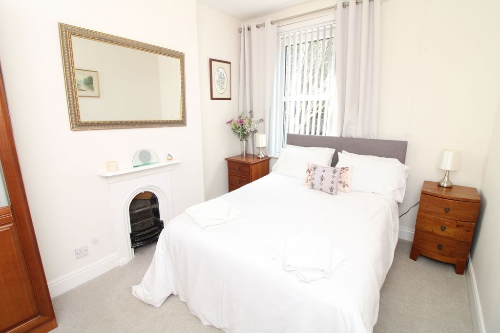 Property photo 3 of 24