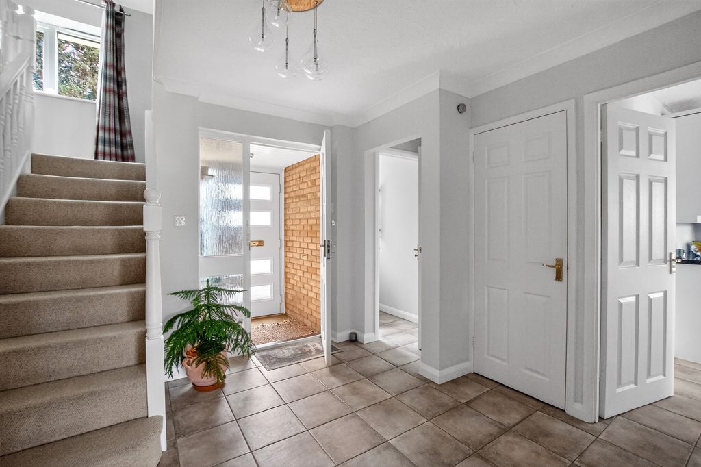 Property photo 2 of 29 Entrance Hall