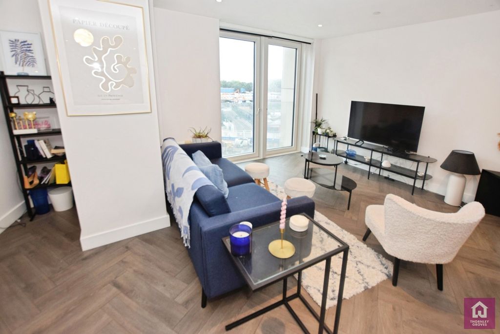 Property photo 2 of 32 Pbox-Img.Jpg
