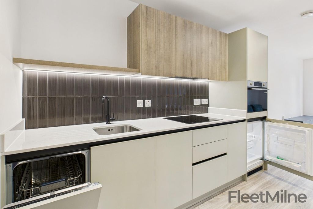 Property photo 3 of 15 Kitchen