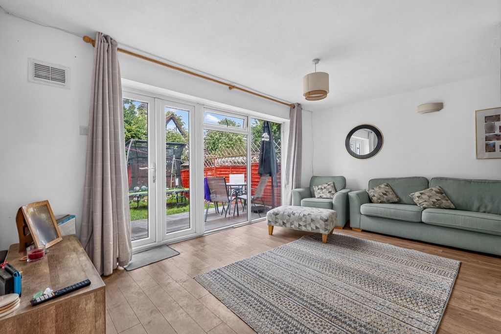 Property photo 2 of 19